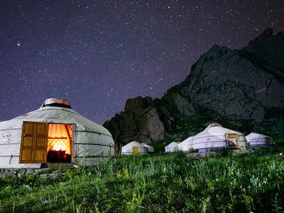 Reise in Mongolei, Abendstimmung in Ihrem Jurten-Camp, Monoglei