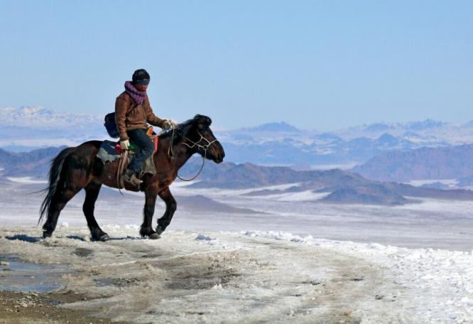 Reise in Mongolei, Reiter in den Bergen
