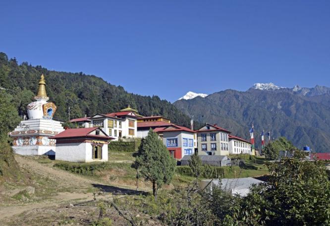 Reise in Nepal, Mittagsrast mit Bergpanorama