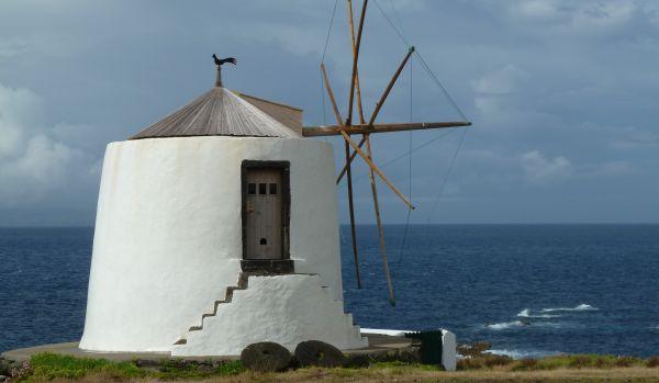 Reise in Portugal, Windmühle auf Flores