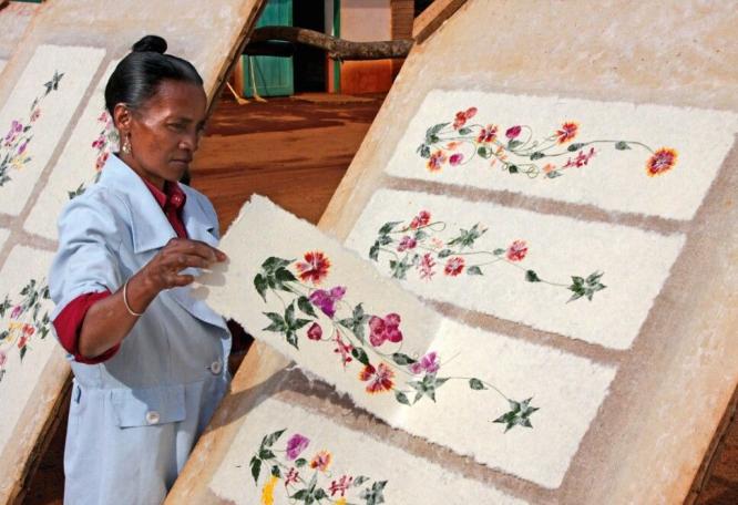 Reise in Madagaskar, Papierherstellung