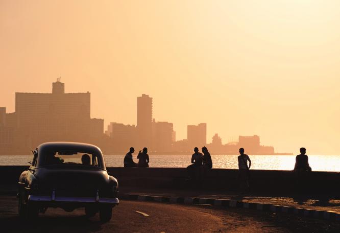 Reise in Kuba, Shutterstock_SonnenuntergangMalecn.jpg