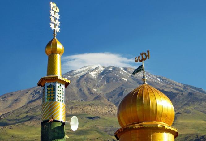 Reise in Iran, Blumenfeld am Damvand