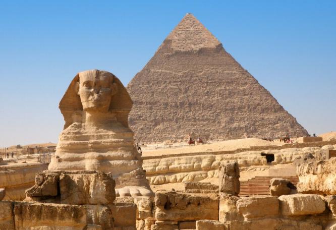 Reise in Ägypten, Sphinx vor Großer Pyramide von Gizeh
