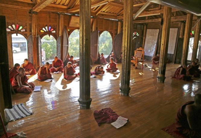 Reise in Myanmar, historische Königsstadt Bagan mit über zweitausend erhaltenen Ziegelgebäuden