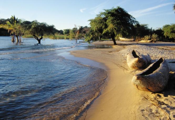 Reise in Malawi, Entlang der Handelsroute Campingsafari
