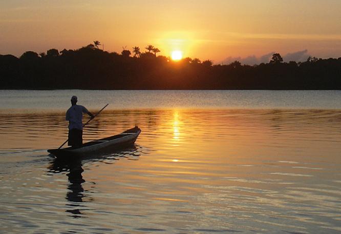 Reise in Brasilien, Abendstimmung auf dem Amazonas
