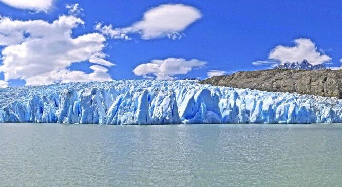 Reise in Argentinien, Diese Perspektive vom Perito-Moreno-Gletscher bekommt man am besten während einer Bootsfahrt