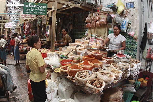 Reise in Myanmar, Marktszene