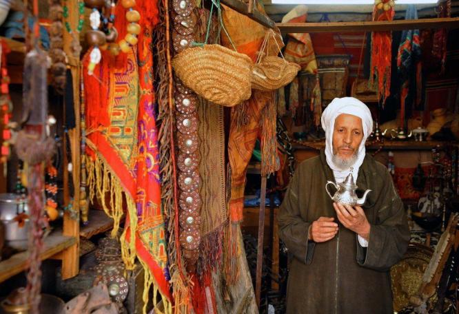 Reise in Marokko, Aladins Wunderkanne im Souk in Marrakesch, Marokko