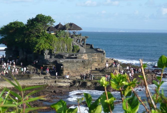 Reise in Indonesien, Indonesien: Tempel Tanah Lot auf Bali