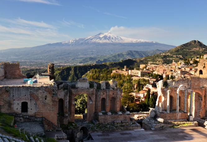 Reise in Italien, Blick auf Siziliens' Ätna