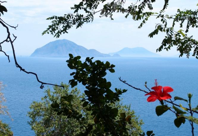 Reise in Italien, Italien - Liparische Inseln: Zu den lebenden Bergen des Aiolos