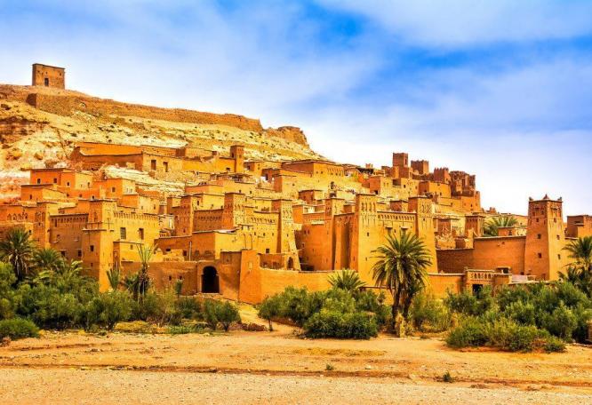 Reise in Marokko, Marokkanerin in traditionellem Gewand