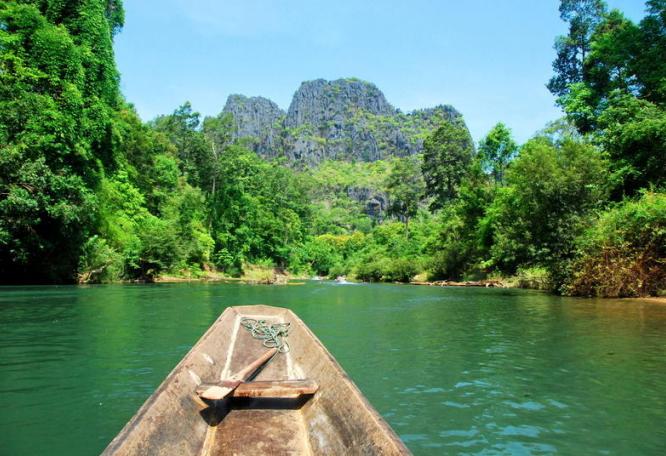 Reise in Laos, Laos Bootsfahrt auf dem Hinboun River zur Kong Lor