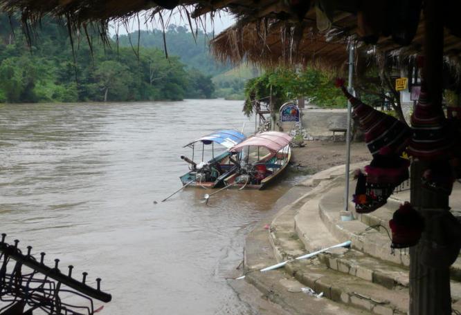 Reise in Laos, Thailand: unterwegs auf dem Fluss