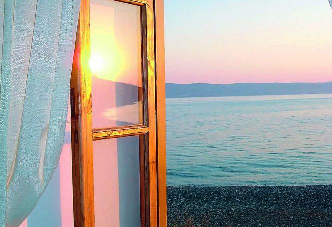 Reise in Griechenland, Lesbos：Entspannung im ehemaligen Kloster am Strand