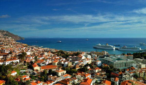 Reise in Portugal, Blick auf die Bucht von Funchal