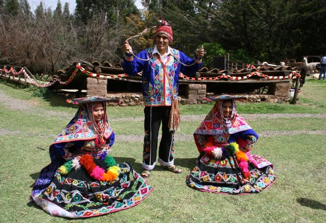 Reise in Peru, Peru Teens on Tour - Peru Familienreise - Karneval in Cusco