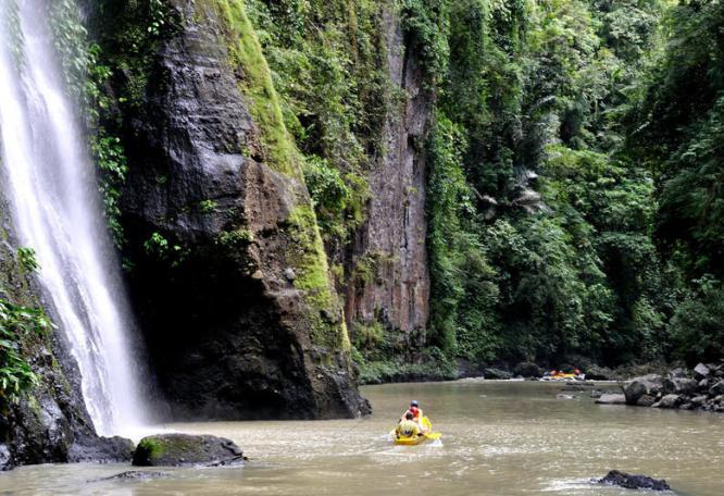 Reise in Philippinen, Kanutour auf dem Pagsanjan-Fluss