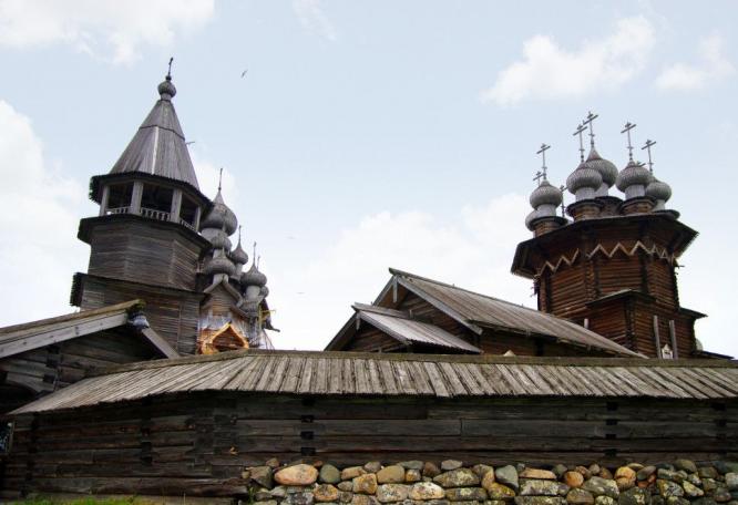 Reise in Russland, der Blick geht zum höchsten Berg Europas – zum Elbrus