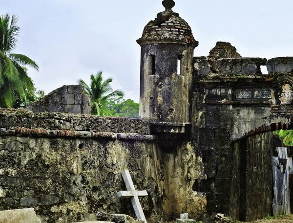 Reise in Panama, Die Ruinen von San Jeronimo in Portobelo