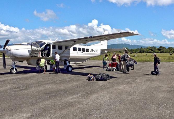 Reise in Madagaskar, Flugzeug Charter nach Maroantsetra