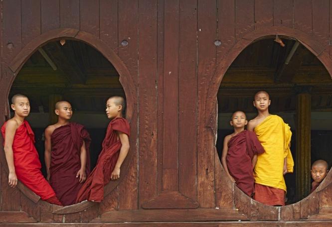 Reise in Myanmar, Mönche im Kloster