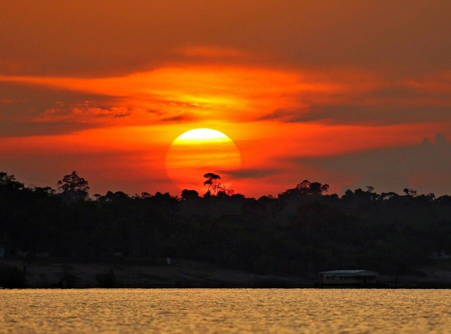 Reise in Bolivien, Sonnenuntergang über dem Amazonas