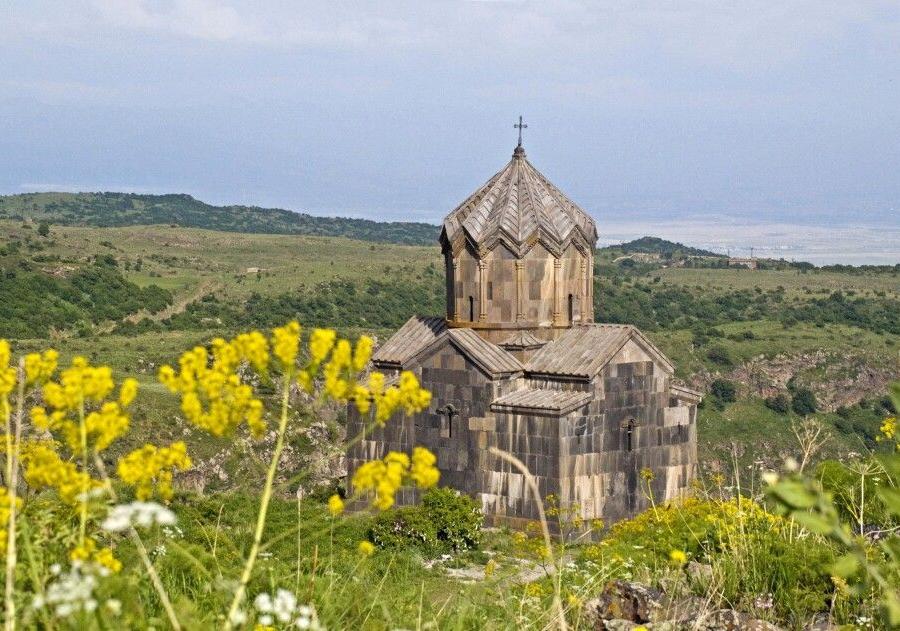 Reise in Armenien, Kleine Kapelle im Aragats-Hochland