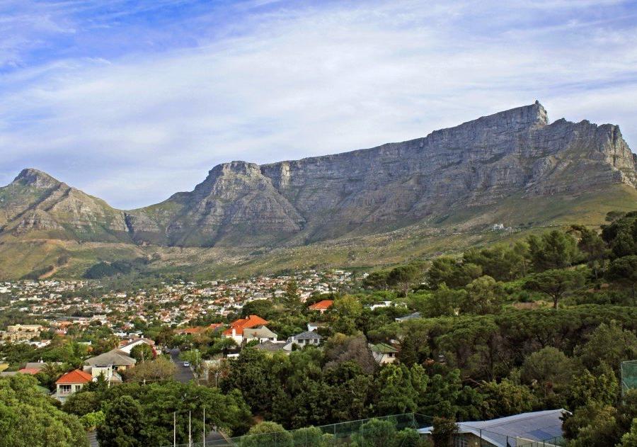 Reise in Südafrika, Blick auf den Tafelberg, Von der deutschen Schule aus