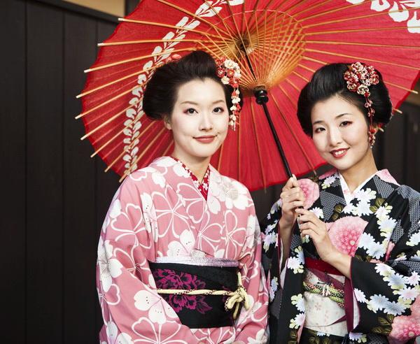 Reise in Japan, Japanische Frauen im Kimono