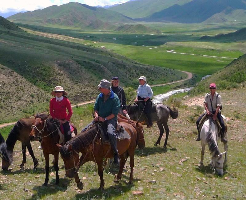 Reise in Kirgistan, Kirgisistan: Steppen und Nomaden