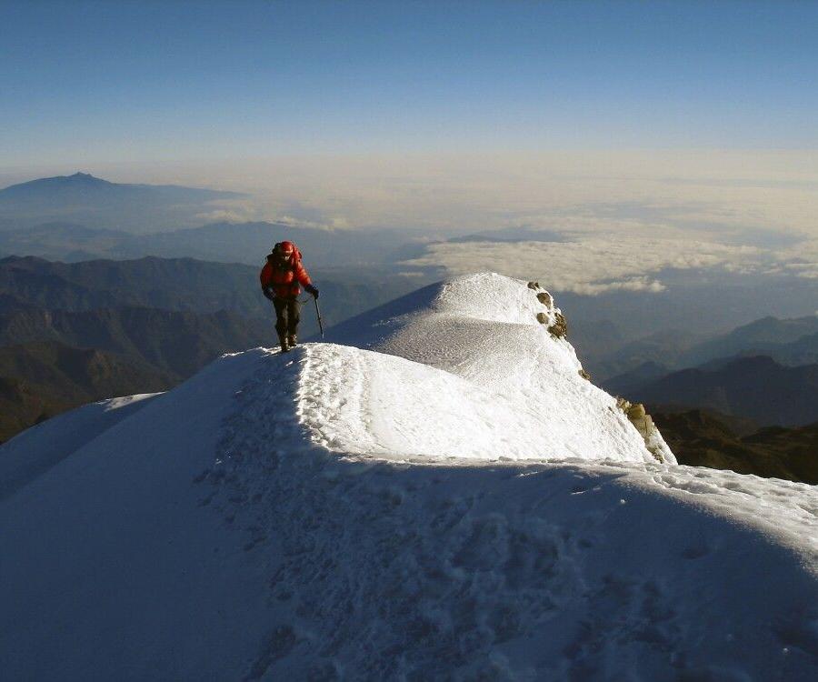 Reise in Mexiko, Die letzten Meter zum Gipfel benötigt man Steigeisen und Eispickel.