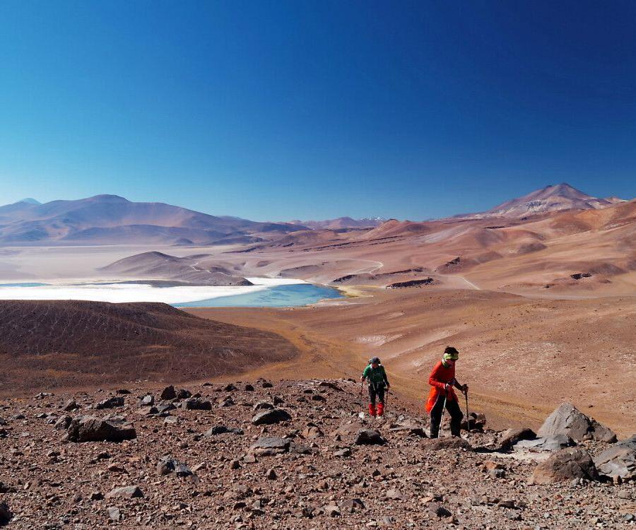 Reise in Chile, Akklimatisationsgipfel Siete Hermanos mit der Lagune Santa Rosa