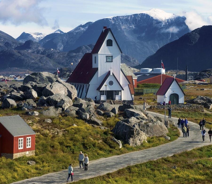 Reise in Grönland, Unterwegs im kleinen Ort Nanortalik
