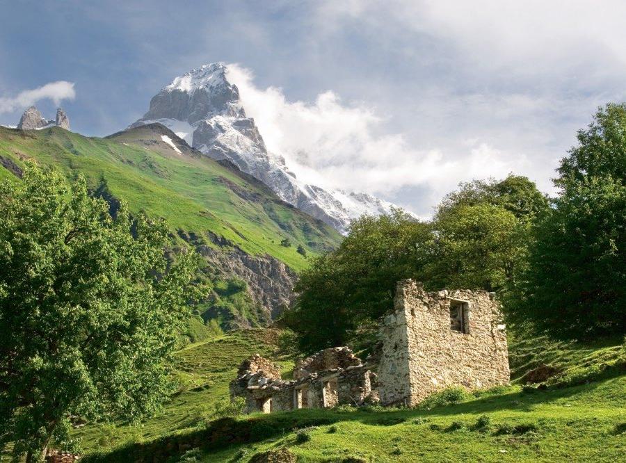 Reise in Georgien, Kleine Kapelle vor dem Schchara (5200m)