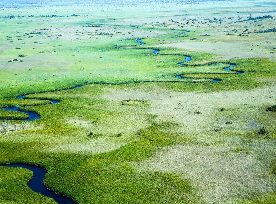 Reise in Botswana, Luftaufnahme vom Okavango-Delta