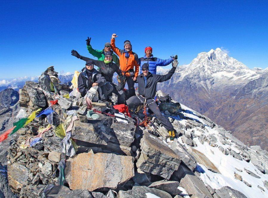 Reise in Nepal, Die formschöne Pyramide des Parchamo Peak.